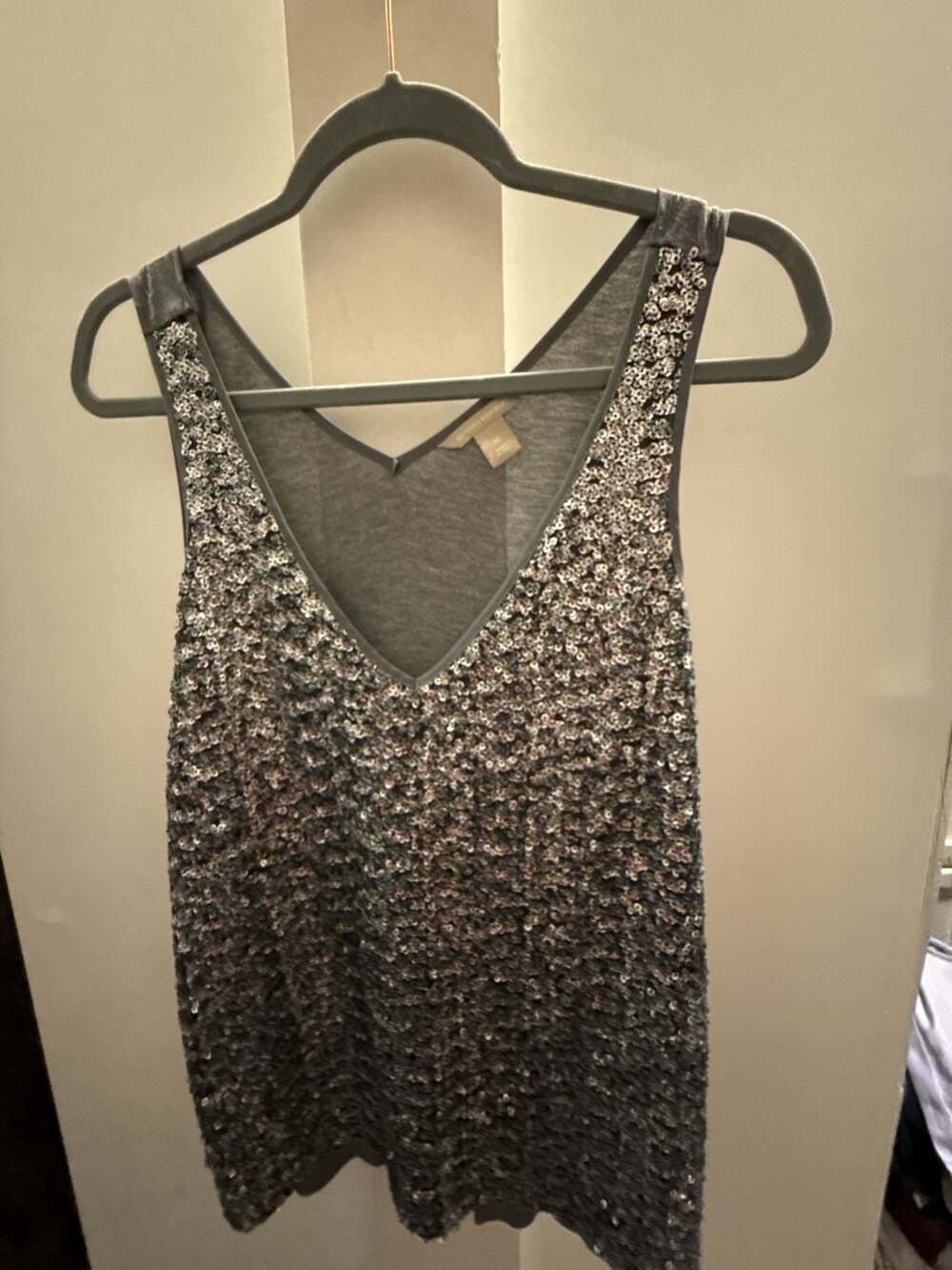 Banana Republic Women's Gray Silver Sequins Sleeveless V-Neck Tank Top